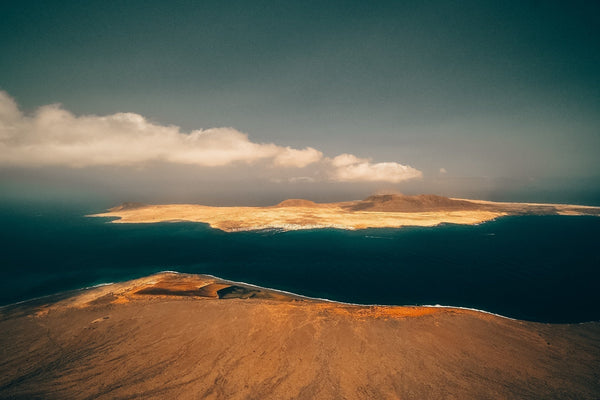 CAMMINARE NELL'ISOLA DEL FUOCO