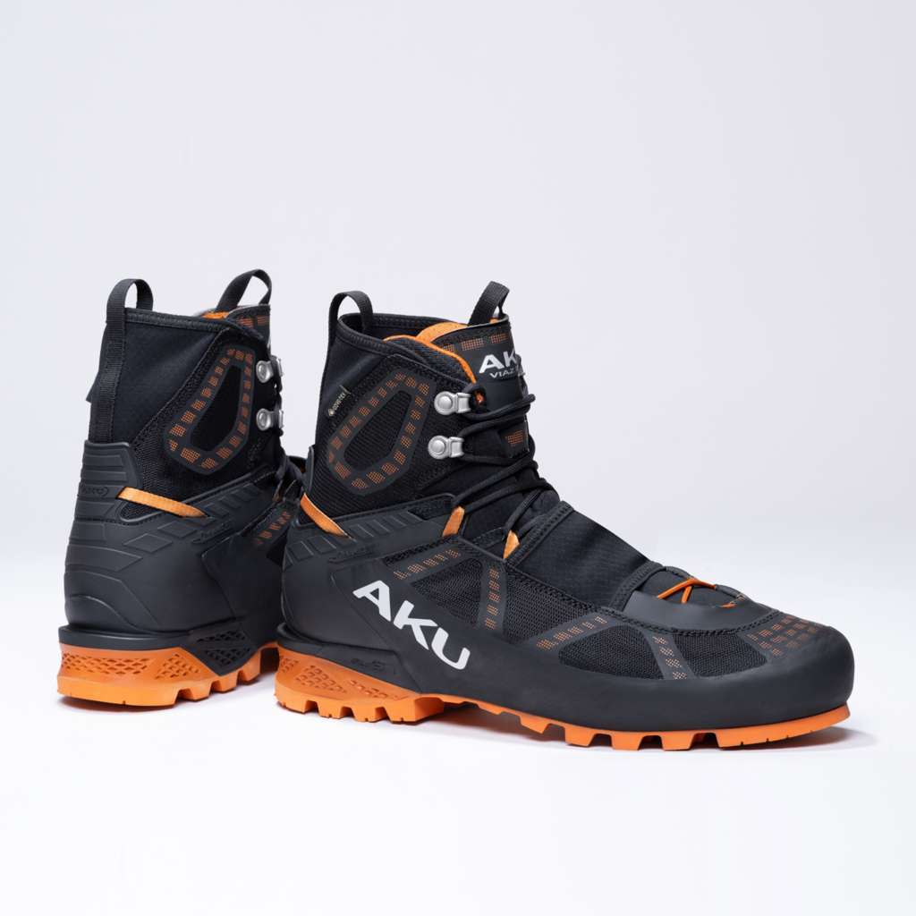 AKU Viaz DFS GTX Nero-Arancio vista paio completo