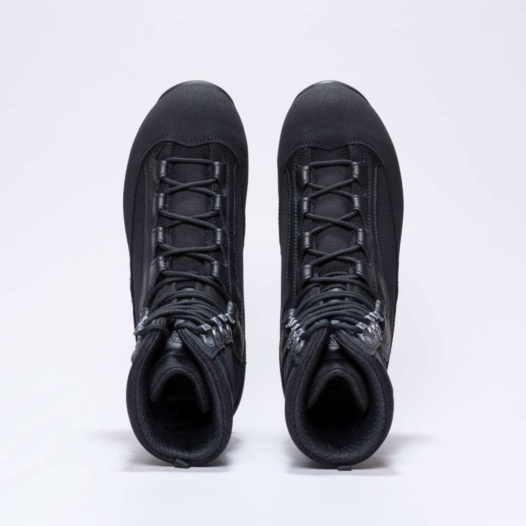 AKU Pilgrim HL GTX Combat Nero vista dall'alto