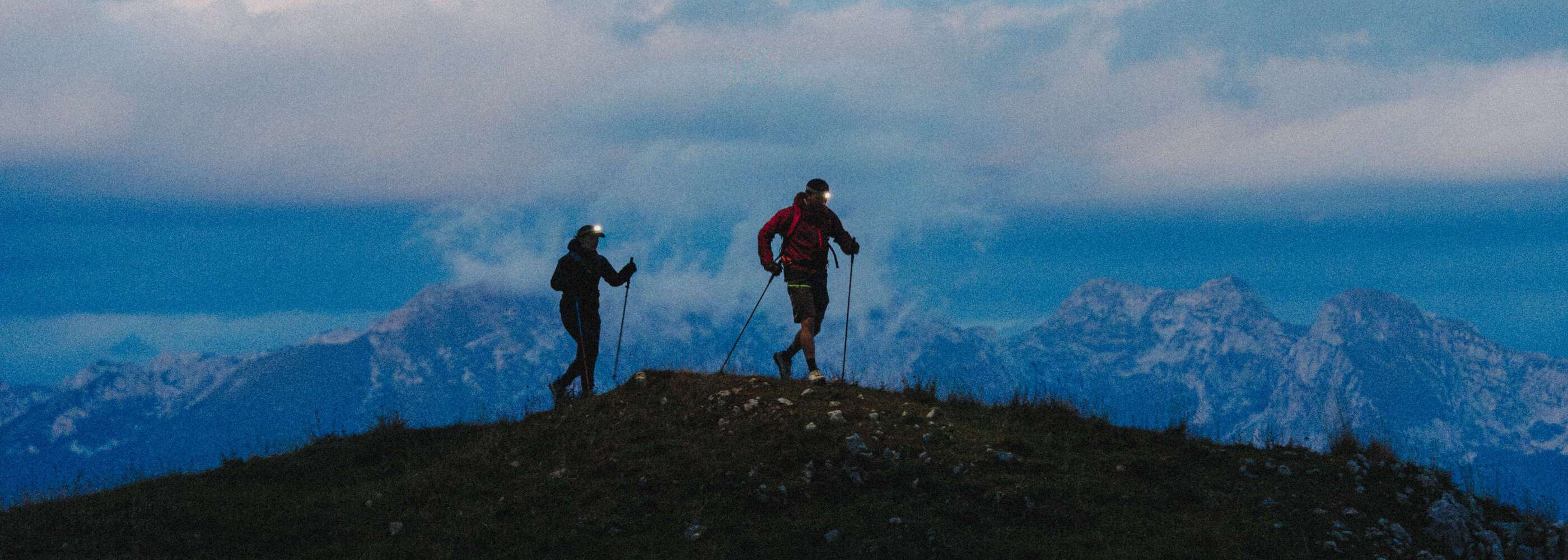 scarpe da fast hiking, montagna di notte